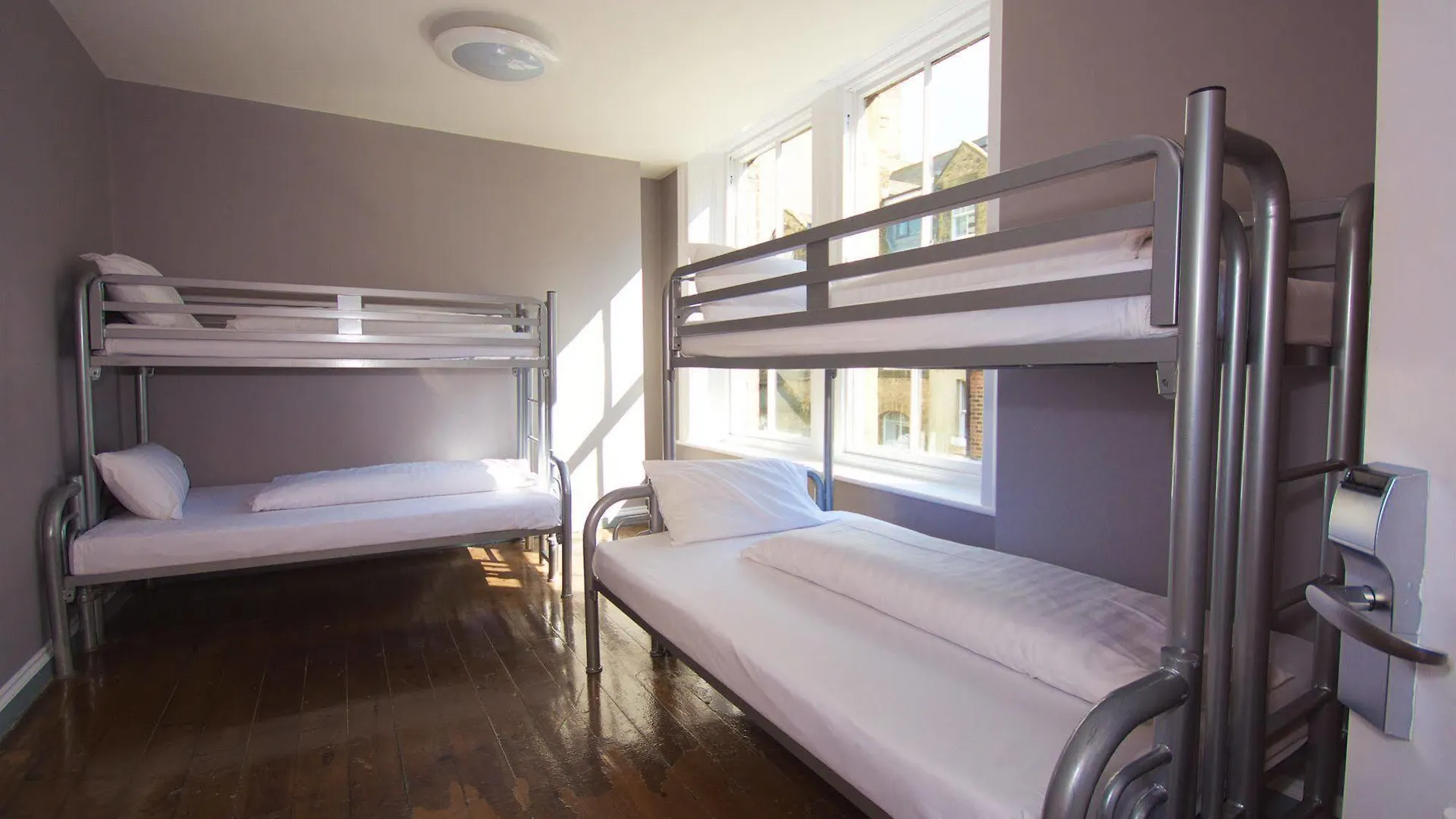 Albatross Hostel Newcastle upon Tyne 0*,  Reino Unido